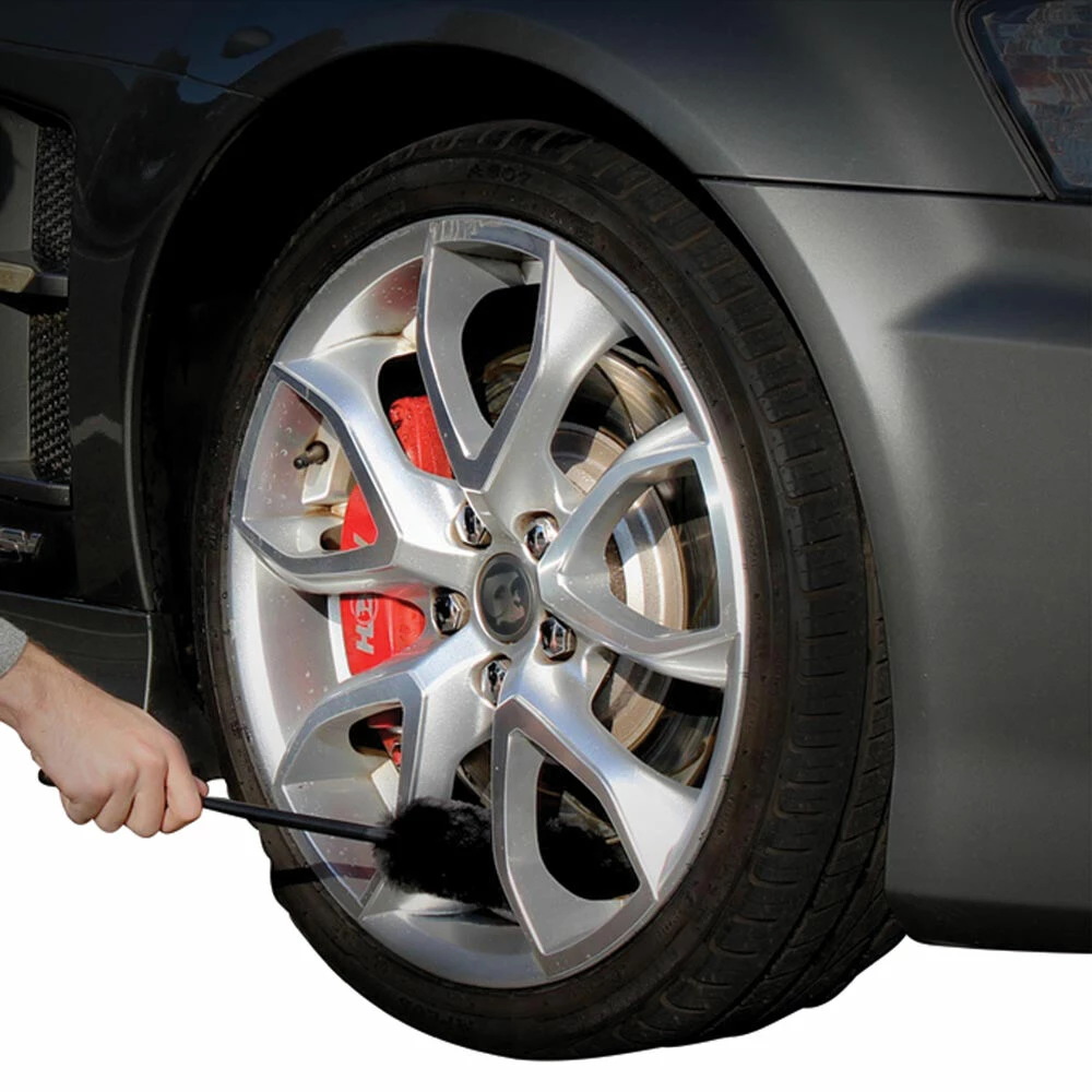 Turtle Wax Reach Thru Wheel Brush 4 Turtle Wax Reach Thru Wheel Brush - Image 4