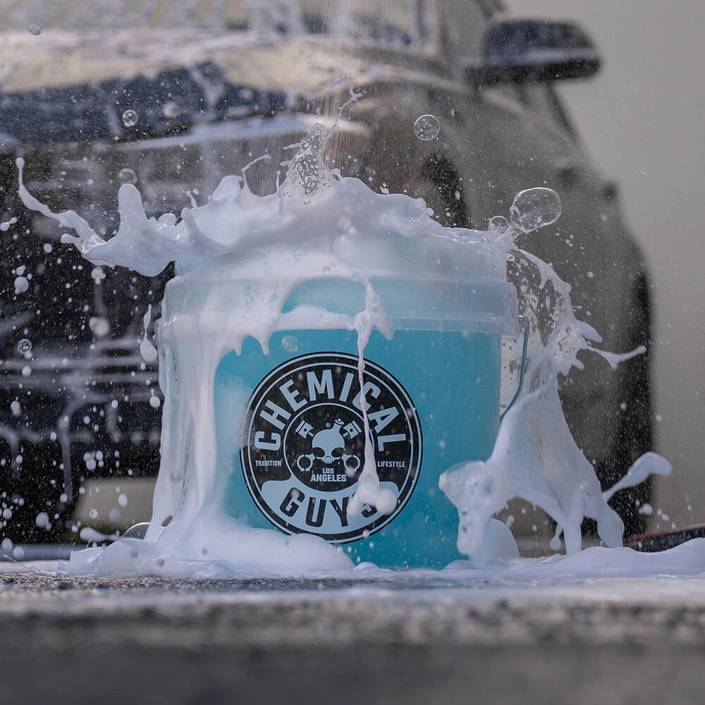 Chemical Guys Ultra Clear Bucket 17 Litre 4 Chemical Guys Ultra Clear Bucket 17 Litre - Image 4